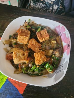 Sak Paneer with tasty crispy tofu😍 at Angel Veggie Bistró in Salento