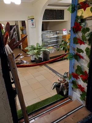 7pm on a Friday at Marvelous Vegan Plant Power Food in Bogota