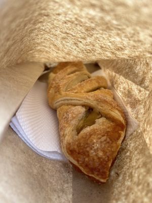 Guayaba pastry #Veganuary at Marvelous Vegan Plant Power Food in Bogota