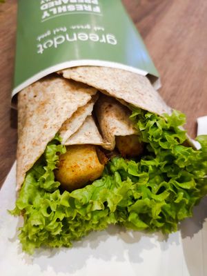 Crunchy fillet wrap yummy at Greendot - 绿一点 - AMK in Northeast Singapore