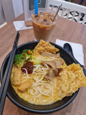 $14 lunch ~ 15/9/22 at Greendot - 绿一点 - AMK in Northeast Singapore