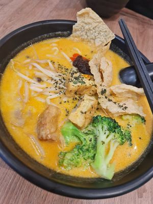 No sight of big slices mushroom.. Small cut mushroom used... ~ 18/10/22 at Greendot - 绿一点 - AMK in Northeast Singapore