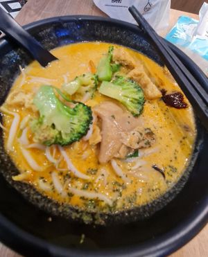 The usual $8.50 Signature Laksa ~ 25/11/22 at Greendot - 绿一点 - AMK in Northeast Singapore