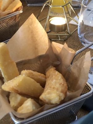 Yucca fries. You can choose between 4 sauces of which 3 are vegan   at Tigermilch in Cologne