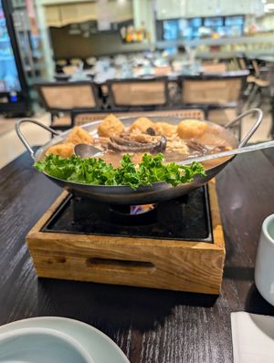 House special soup pot at Vegedelight in Markham