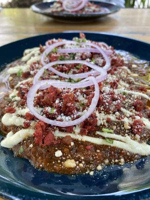 Su sazón exquisito, probamos enchiladas y enmoladas.  at Fresh & Co in Mexico City