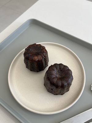 Vanilla and chocolate  at Yun Teehaus in Seoul