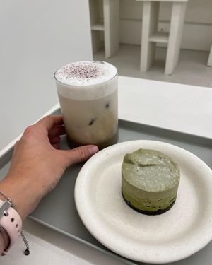 Hojitcha latte  at Yun Teehaus in Seoul