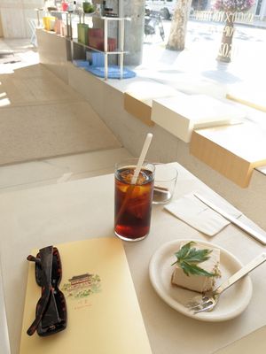 Yummy cheesecake at Yun Teehaus in Seoul