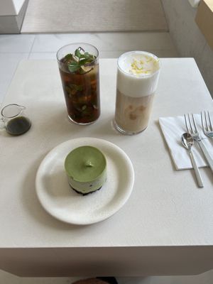 Forest cheese cake and cold brew teas  at Yun Teehaus in Seoul