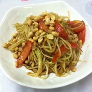 Papaya salad (10,000 kip) at Reunion Cafe in Vientiane