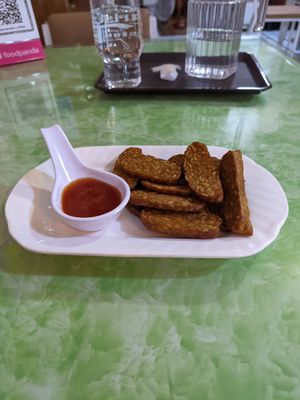 Crispy tempeh at Reunion Cafe in Vientiane