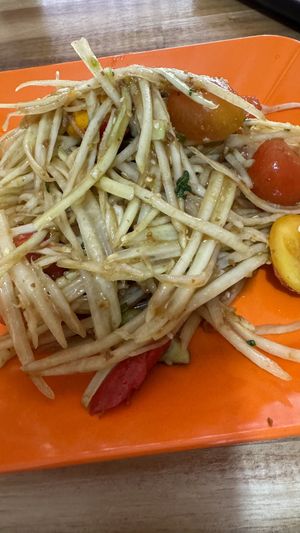 Papaya saladd #Veganuary at Reunion Cafe in Vientiane