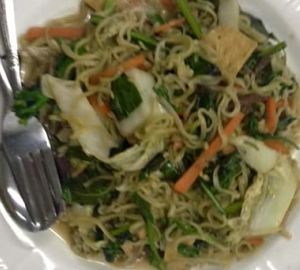 drunken noodles at Reunion Cafe in Vientiane