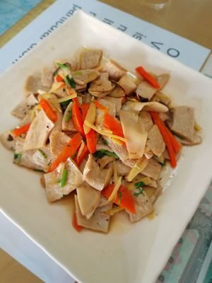 Chicken and Ginger stir fry at Reunion Cafe in Vientiane