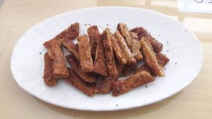 Vegan chicken at Reunion Cafe in Vientiane