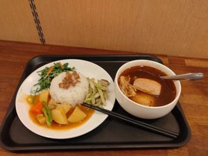 麻辣臭豆腐套餐 at Sues Kitchen in New Taipei City