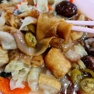 Yummy slippery Hor Fun ~ 21/4/22 at En Cheng Vegetarian 恩成素 - Maybe closed in Northeast Singapore