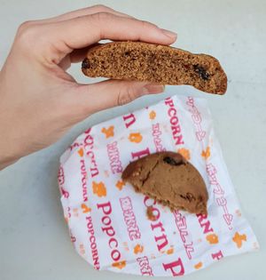 large vegan cookie - cinnamon flavor at 1.5 do C  in Seoul