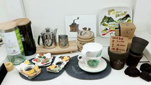 pottery and recycled coffee grounds at 1.5 do C  in Seoul