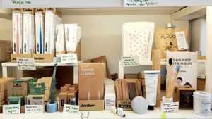 tooth brushes, tongue cleaners, firm tooth paste at 1.5 do C  in Seoul