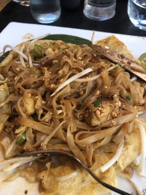 Vegan pad Thai  at Koh Pétrie in Saint-tropez