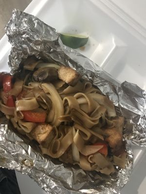 Pad Kee Mao with tofu 🤍🤍 v good. Good sauce  at Luv Thai Cuisine in Austin