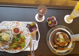 Avocado toast and curry at Vegan Fruits Cafe Tamaru in Hiroshima