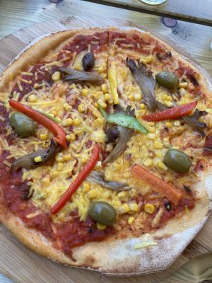 Had a really tasty vegan pizza and the server was so lovely 💛  at Bacaro in Weymouth