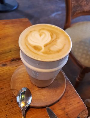 Latte with oatmilk (very nice) at Mandala Society in Marrakech