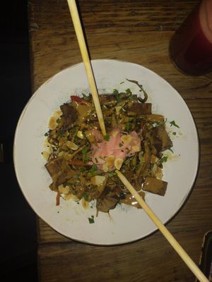 Tofu Wok . At the top there is ginger. Asked to vê made vegan at Mandala Society in Marrakech