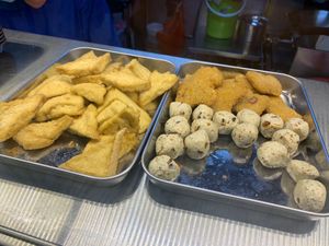 Buffet spread. Photo by Henry Lau aka Mr Purple. at Xing Xiang Vegetarian - 興祥 in Northeast Singapore