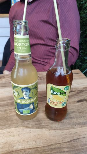 Bamboe rietjes! at Surfside Poké in Maastricht