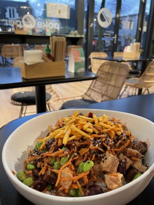 Bowl and Interior   at Poké Perfect in Hilversum