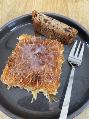 Cake from Yemen (tasty, with crunchy top layer) and banana bread (moist and very tasty) at Björn's Burgers in Amsterdam