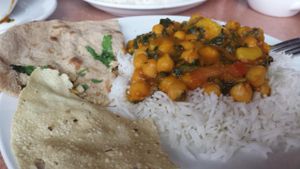 channa saag and garlic roti at Gorkha Palace in Minneapolis