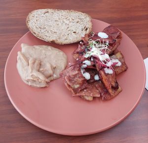 Chilaquiles de Jamaica! :3 at Hipatia Café in Guadalajara