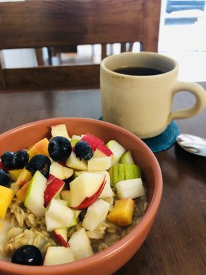 Avena con leche de coco y fruta  at Hipatia Café in Guadalajara