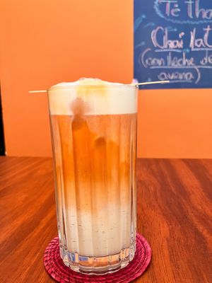 Tini hobson, té thai at Hipatia Café in Guadalajara