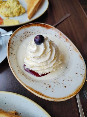 Skyr with blueberry jam at B&S Restaurant in Bloenduos