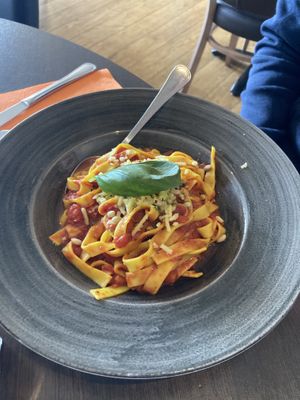   at B&S Restaurant in Bloenduos