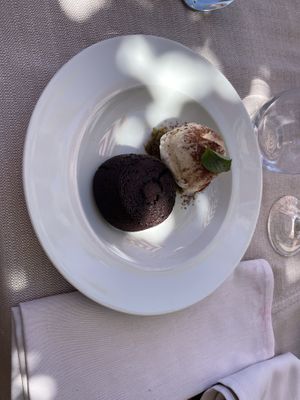 Tortino al cioccolato e gelato di soja (vegano)  at Bigatt in Paradiso