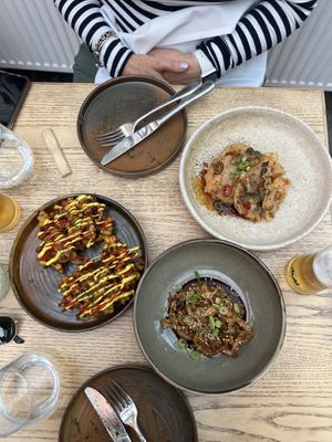 The last few items to arrive   at Roundhill Restaurant in Brighton