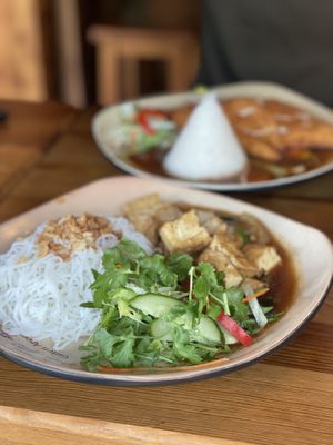 Bun vegano con tofu  at Bún Pho Hang in Hamburg