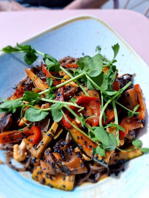 Noodles and veg at Urban Café in Beernem