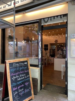 Entrance near construction site  at Easy Peasy in Berlin