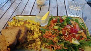 Tofu scramble at Easy Peasy in Berlin
