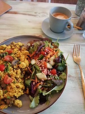 Easy Peasy and oat Cappuccino at Easy Peasy in Berlin