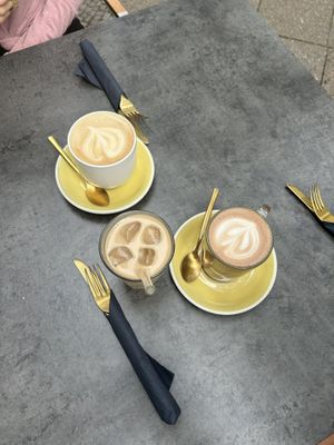 Lots of different coffee drinks etc   at Easy Peasy in Berlin