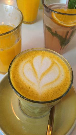 Kurkuma Latte at Easy Peasy in Berlin